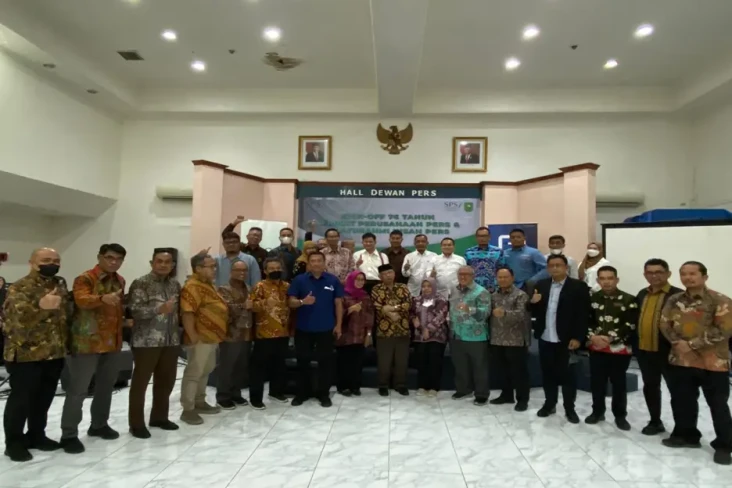 76 Tahun Serikat Perusahaan...