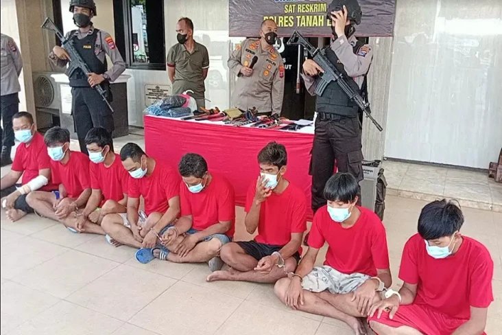 Tim Gabungan Polres...