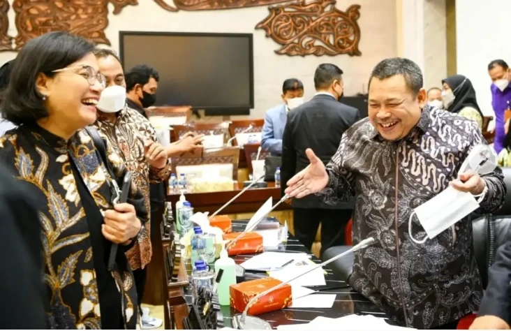 PNS Kerja di Rumah,...