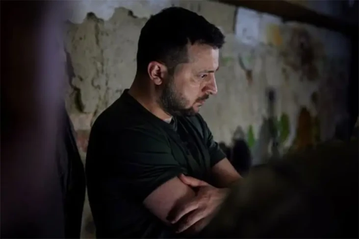 Zelensky: Jutaan Orang...