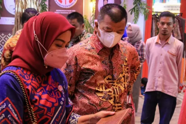 Atap Konjo Raih Penghargaan...