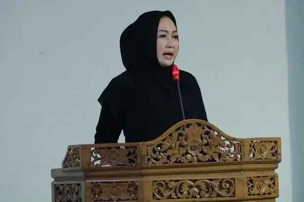 Air Mata Bupati Winarti...