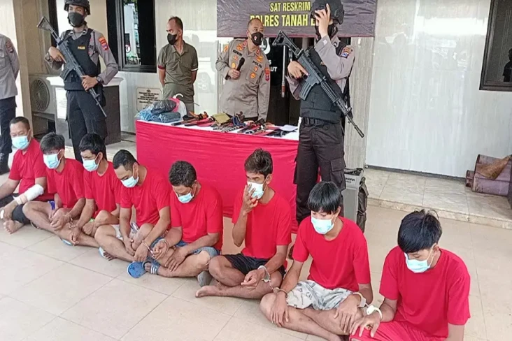 6 Terduga Pelaku Pungli...