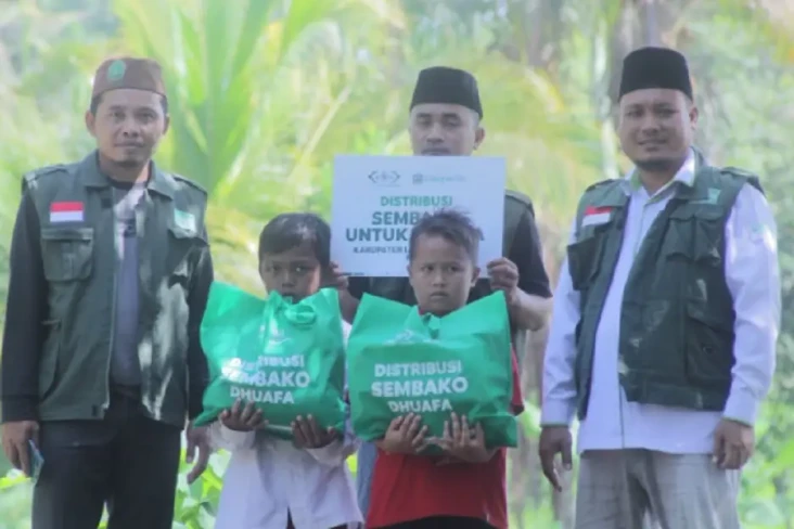 Bantu Warga Terdampak...