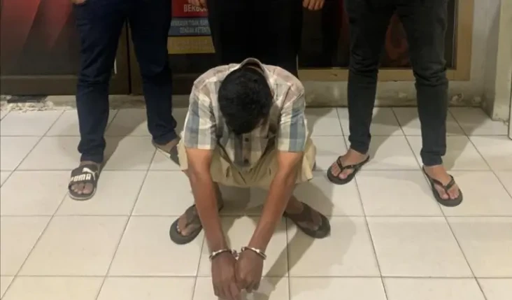 Ditinggal Istri, Ayah...