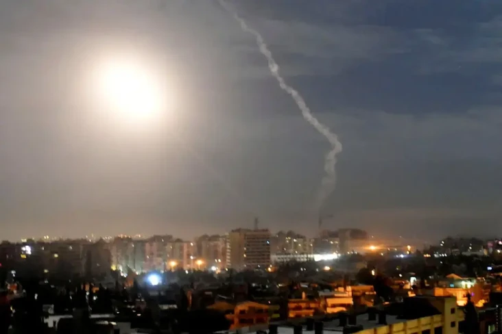 Israel Serang Suriah,...