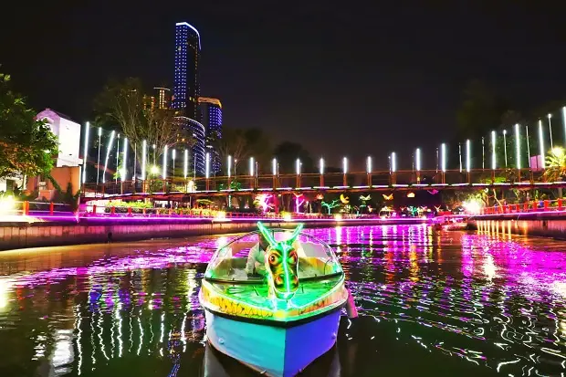 Sungai Kalimas Menjadi...
