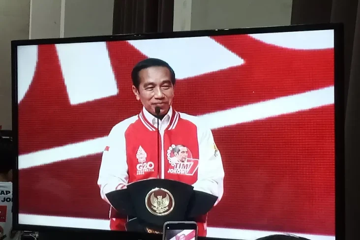 Jokowi Minta Relawannya...