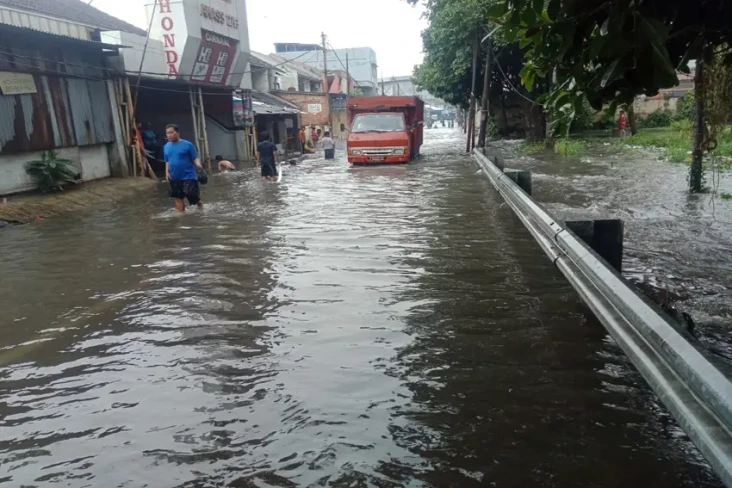 2 Jam Diguyur Hujan...