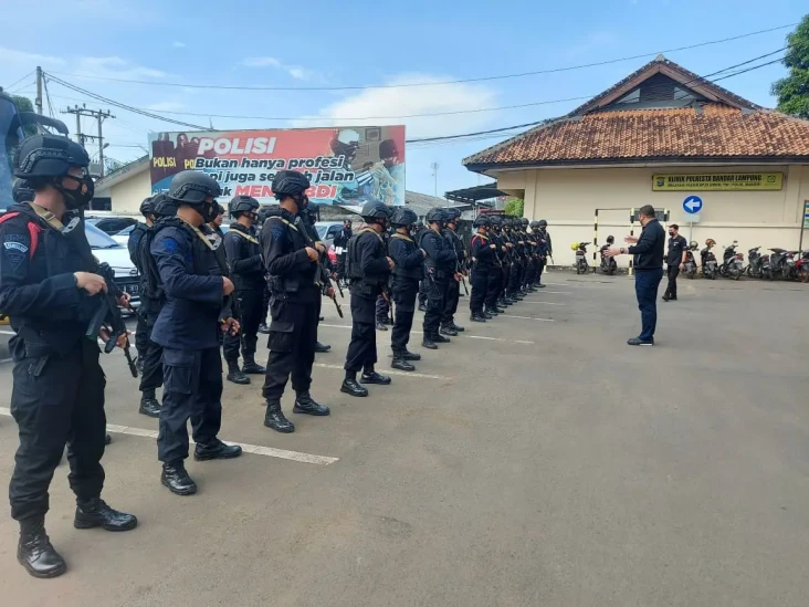 2 Tokoh Penting Pelaksana...