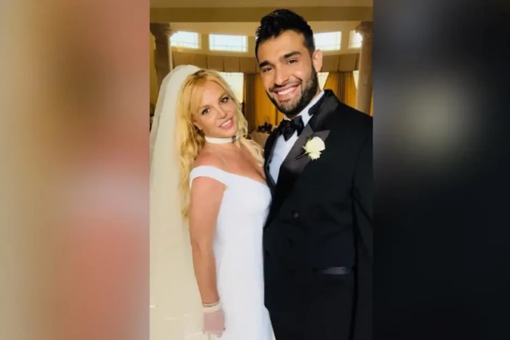 Britney Spears dan Sam...