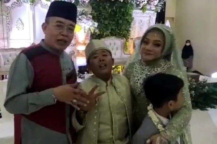 Adul dan Wenty Jalani...