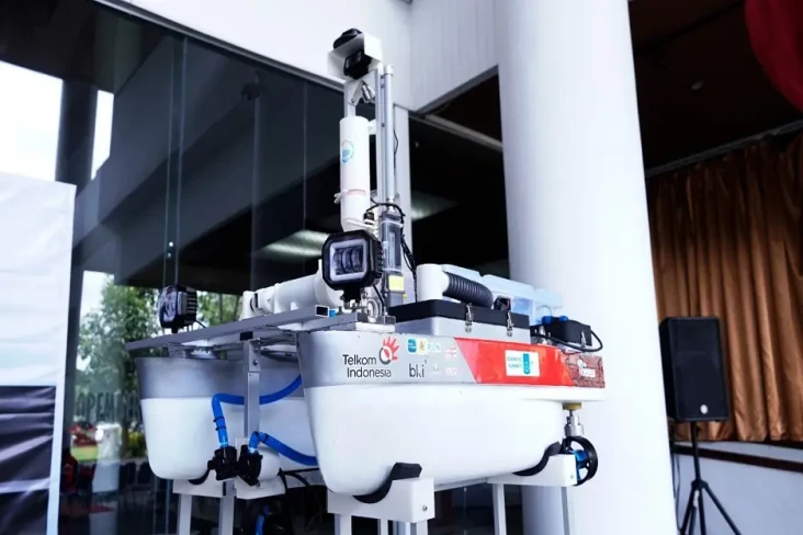 Kembangkan Kapal Robot...