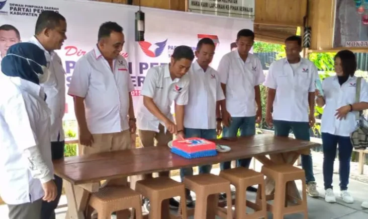 Peringati HUT ke-7,...