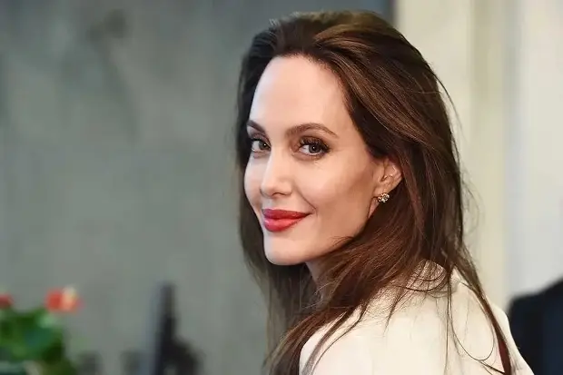Kekayaan Angelina Jolie...