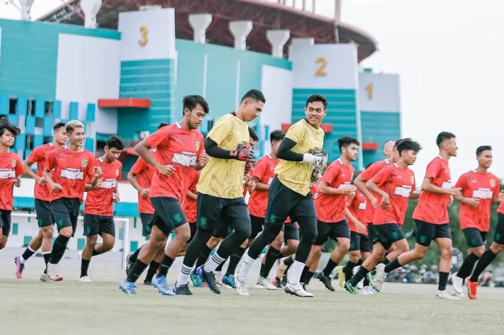Bhayangkara FC vs Persebaya:...