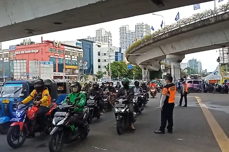 Ganjil Genap Diterapkan,...