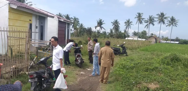 Asyik Judi Sabung Ayam,...