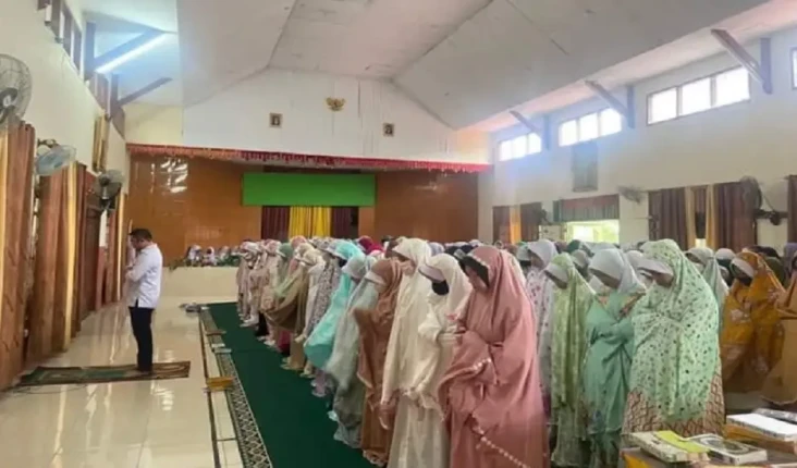 Penampakan Salat Gaib...