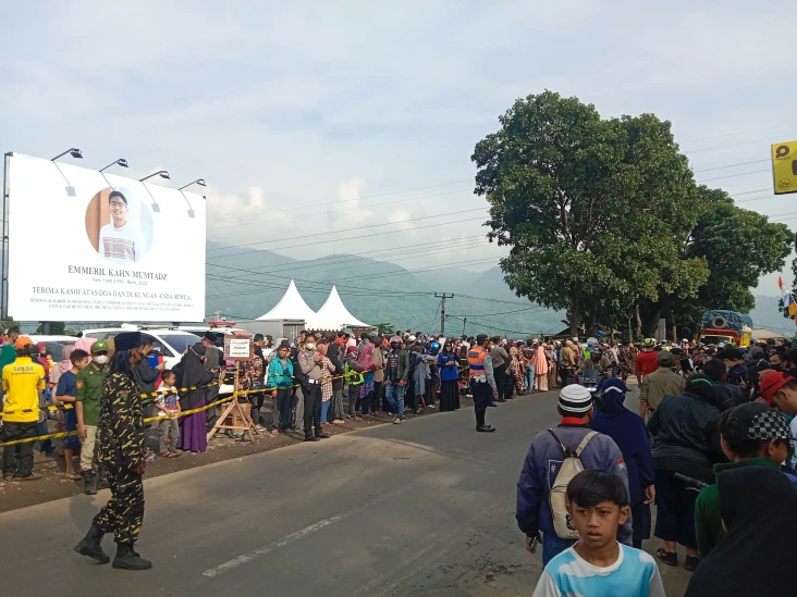 Ratusan Personel TNI/Polri...