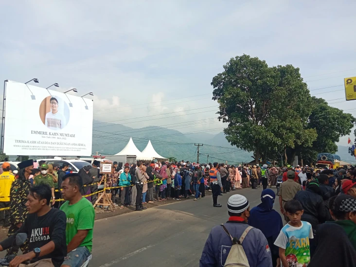 Beri Penghormatan Terakhir...