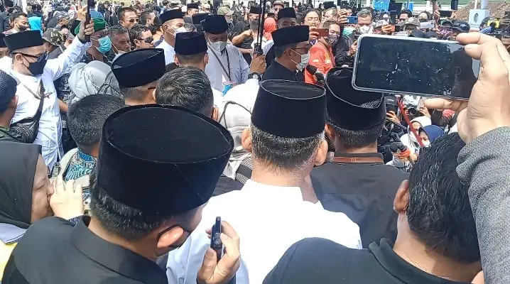 Penuh Ikhlas Tinggalkan...