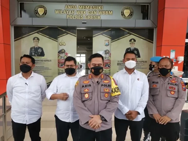 Heboh Pernikahan Manusia...