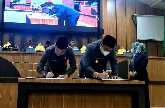 Regulasi Pusat Berubah,...