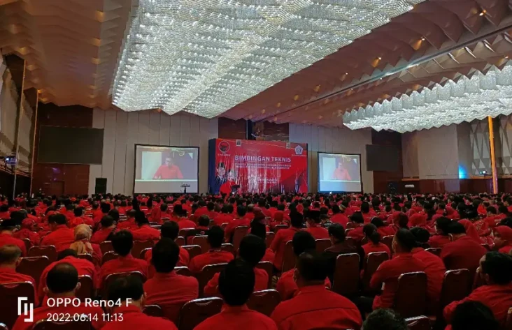 Sekjen PDIP Bicara Capres...