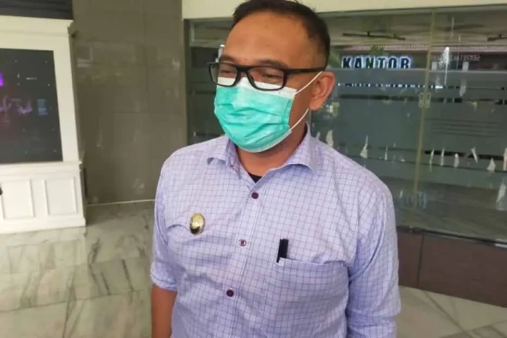 Usut Suap Ade Yasin,...