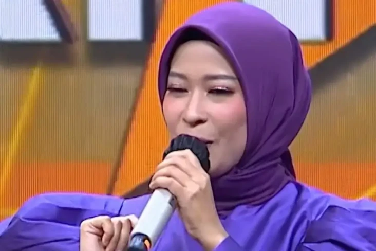 Pukau Semua Juri, Dila...