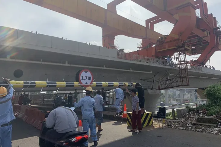 Ada Pemasangan Box Girder...