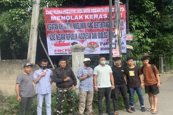 Warga Pekayon Pasang...
