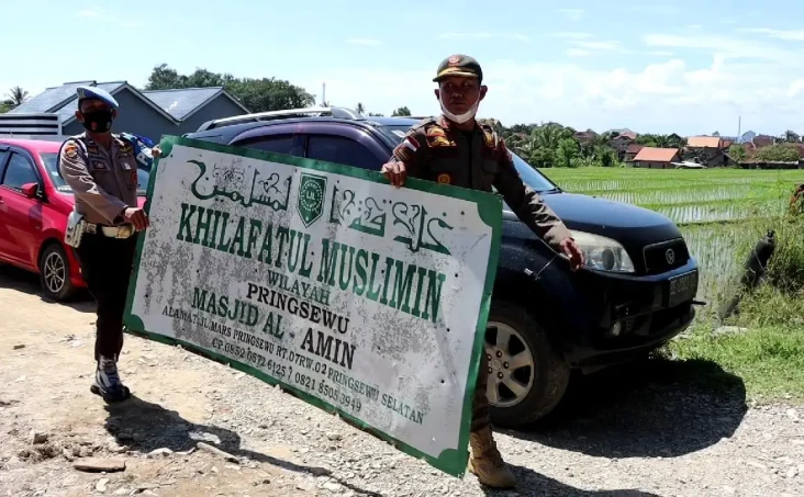 Plang Khilafatul Muslimin...