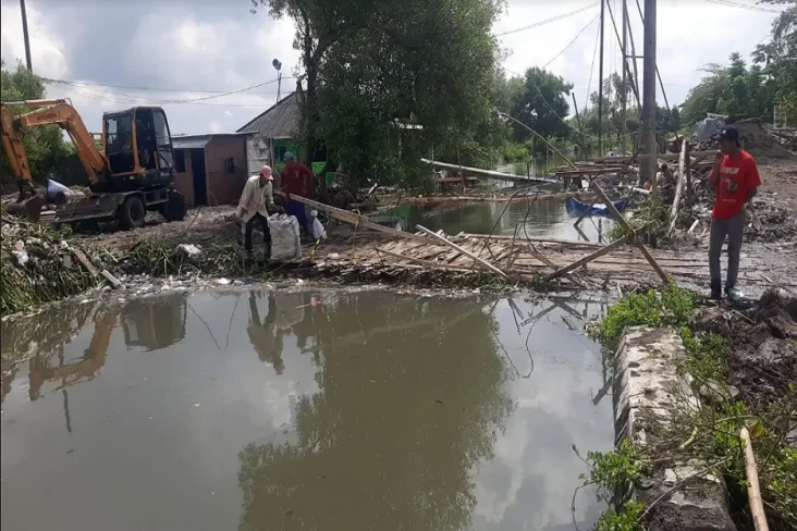 Pemkot Surabaya Kebut...