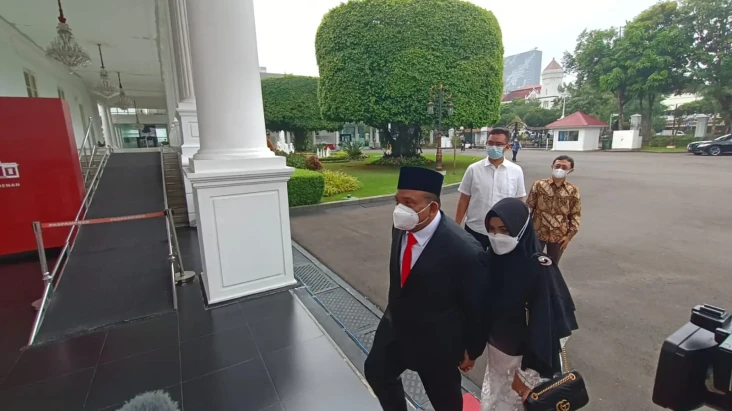 Tiba di Istana, Sekjen...