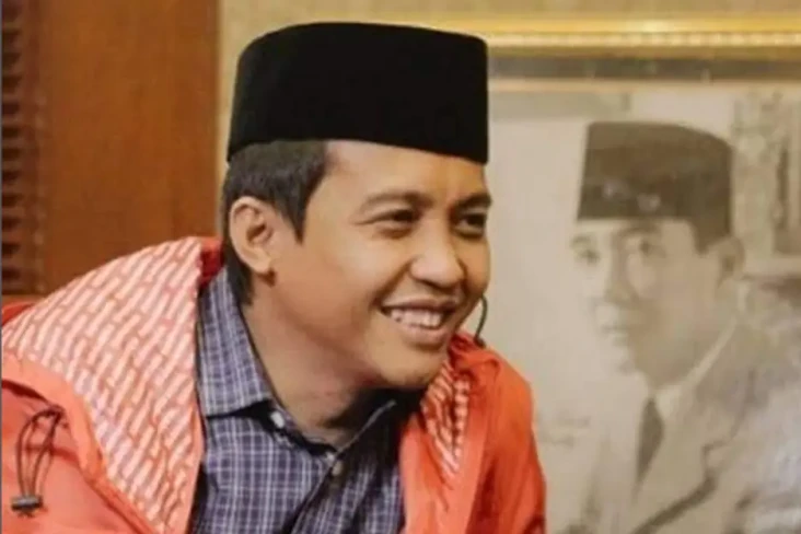Profil Raja Juli Antoni,...