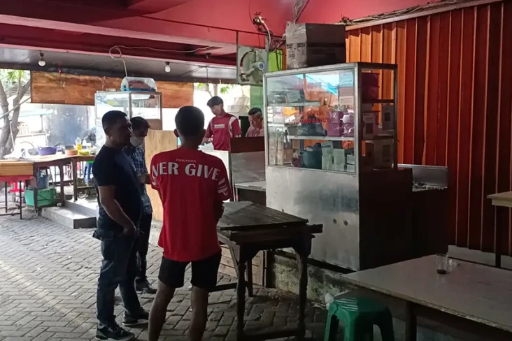 Viral! Warung Nasi Uduk...