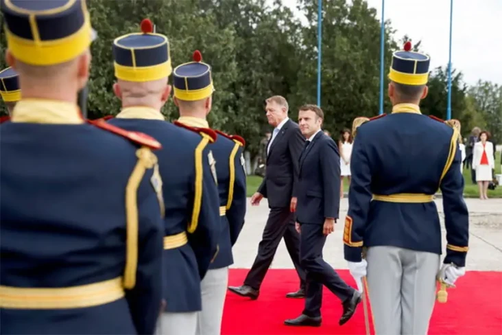 Macron: Prancis Akan...