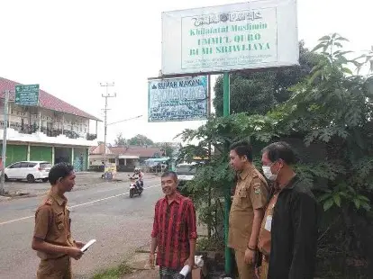 Polisi Copot Pelang...