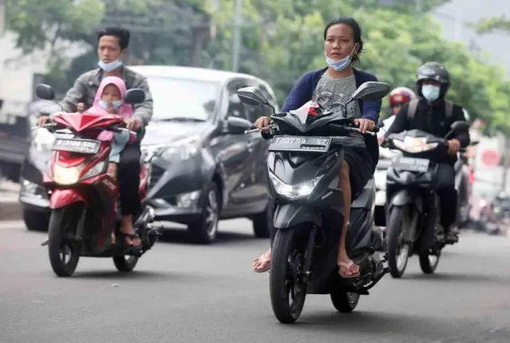 Pemotor Dilarang Pakai...