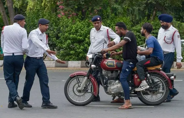 Denda Naik Motor Pakai...