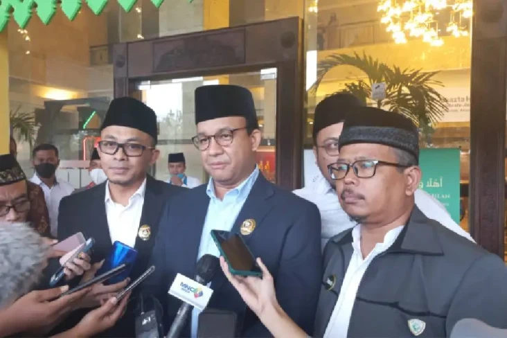 Anies Hadiri Silatnas...