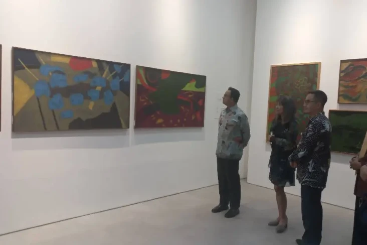 Anies Resmi Buka Galeri...