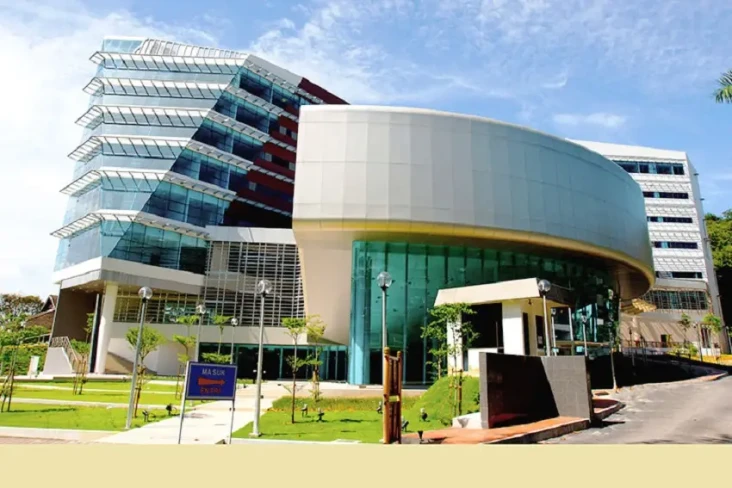 7 Universitas Terbaik...