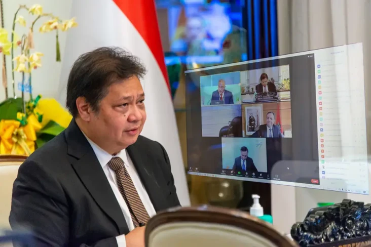 Menko Airlangga Paparkan...