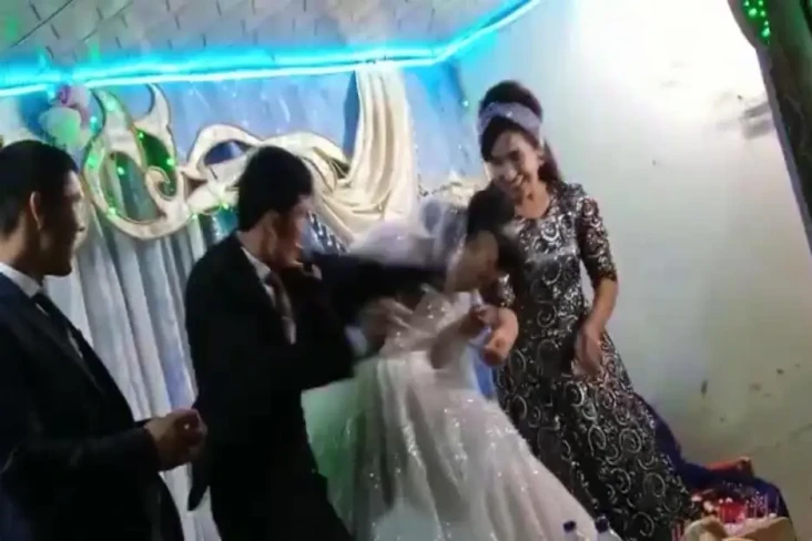 Beritanya Mendunia,...