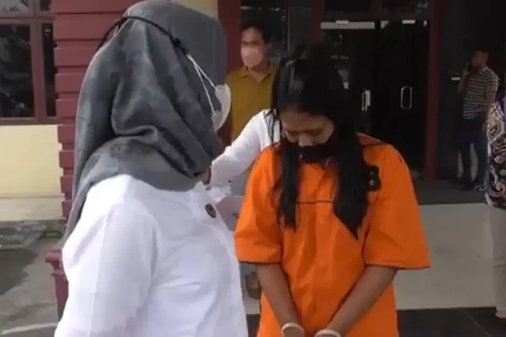 Emosi Dituduh Selingkuh,...
