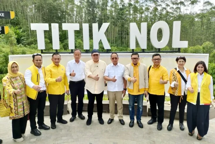 Golkar: Tanam Pohon...