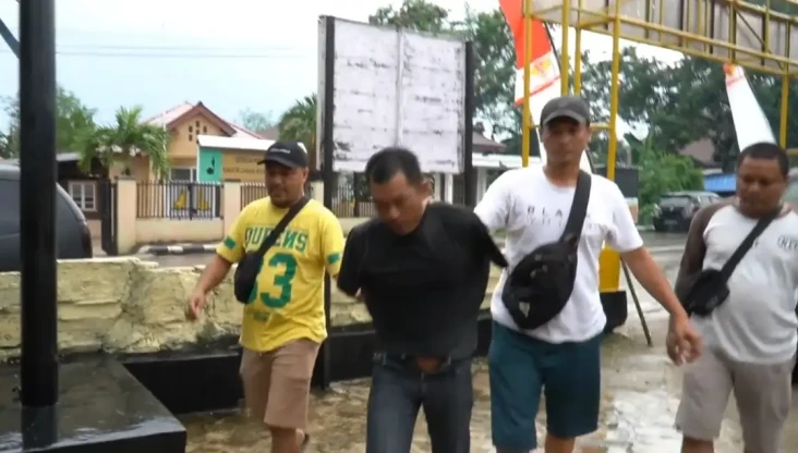 Ayah Bejat Cabuli Putri...